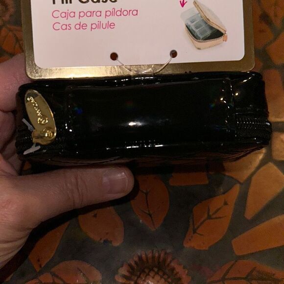 MIAMICA Travel Zip Around Pill Case Quilted Diamond Sewn Black Faux Leather - Picture 5 of 8